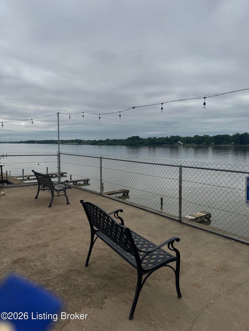 911 W Riverside Dr, Louisville, KY 40207