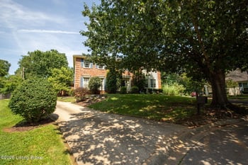 9113 Holly Springs Ct, Lyndon, KY 40242