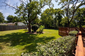 9113 Holly Springs Ct, Lyndon, KY 40242