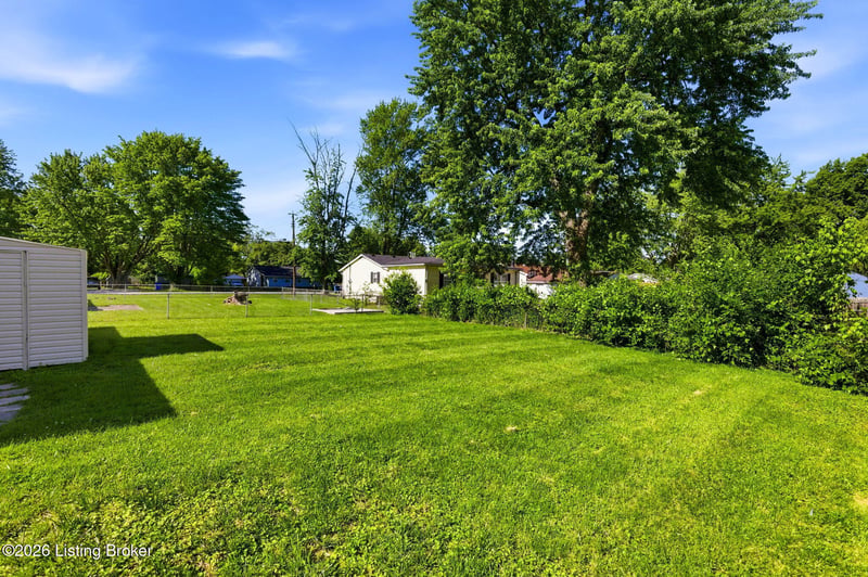 9114 New Maple Rd, Louisville, KY 40229