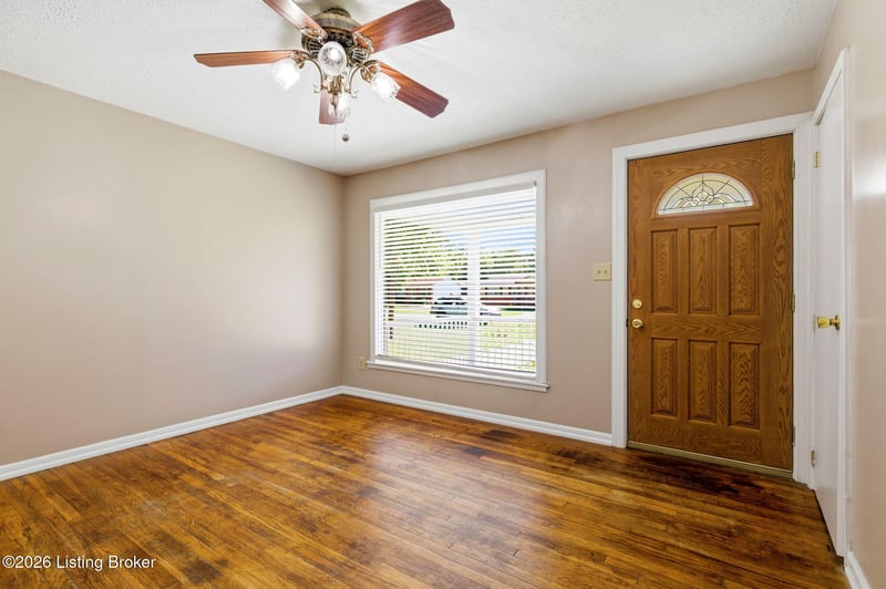 9114 New Maple Rd, Louisville, KY 40229