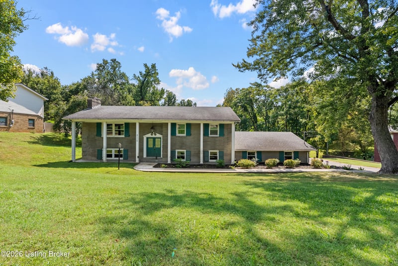 9116 Hi View Ln, Louisville, KY 40272
