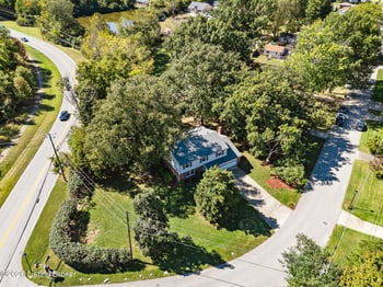 9120 Pine Lake Dr, Louisville, KY 40220