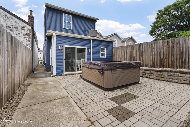 913 E Madison St, Louisville, KY 40204
