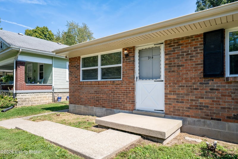 914 N Clark Blvd, Clarksville, IN 47129