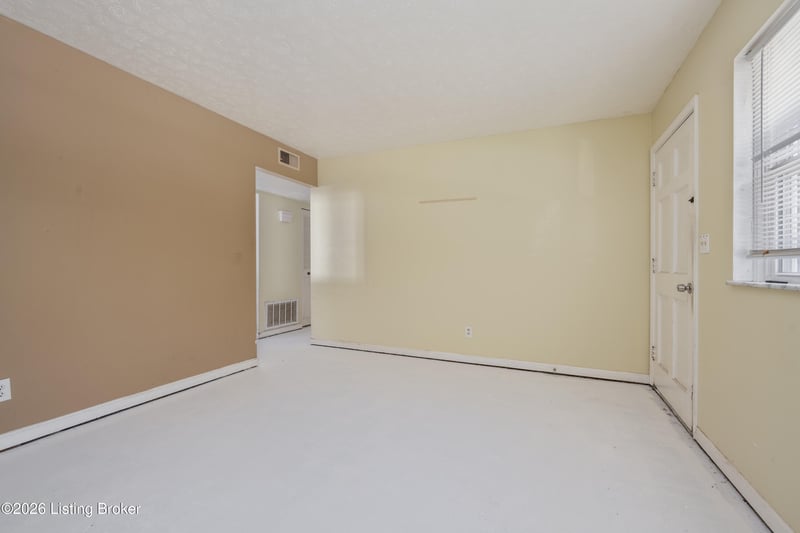 914 N Clark Blvd, Clarksville, IN 47129