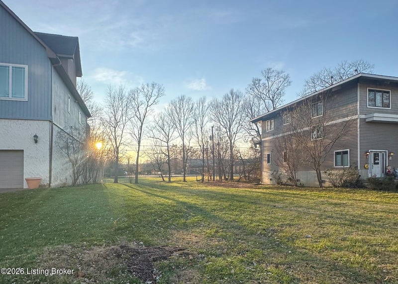 914 W Riverside Dr, Louisville, KY 40207
