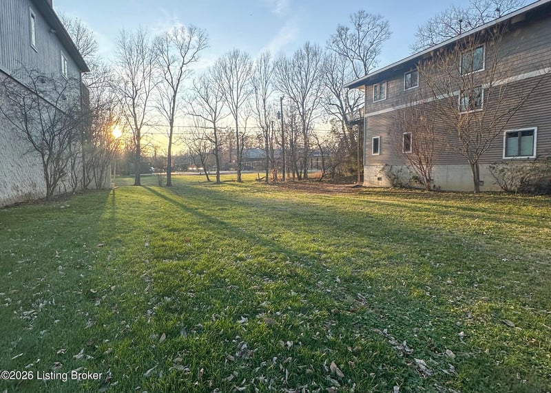 914 W Riverside Dr, Louisville, KY 40207