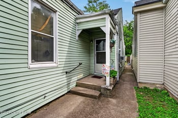 915 Ash St, Louisville, KY 40217