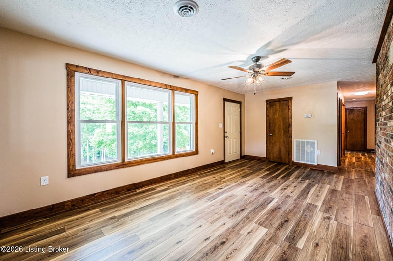 915 Brier Creek Rd, Mammoth Cave, KY 42259