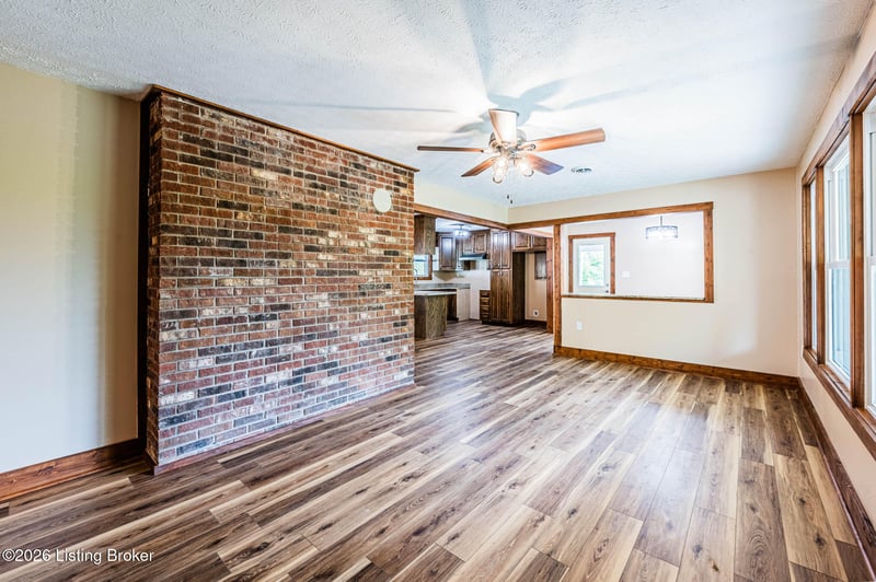915 Brier Creek Rd, Mammoth Cave, KY 42259