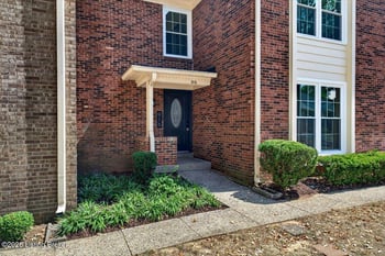 916 Burning Springs Cir, Louisville, KY 40223
