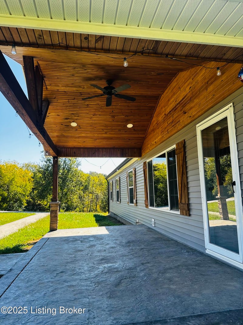917 Vaughn Rd, Coxs Creek, KY 40013