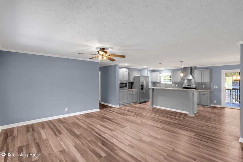 917 Vaughn Rd, Coxs Creek, KY 40013