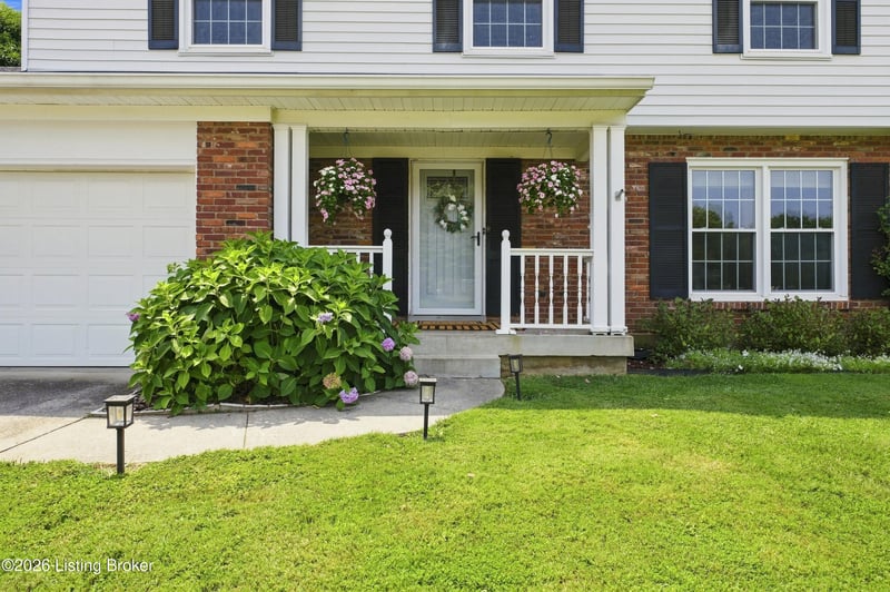 9202 Auburn Ave, Jeffersontown, KY 40299