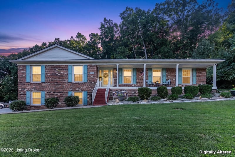 9202 Lakeridge Dr, Louisville, KY 40272