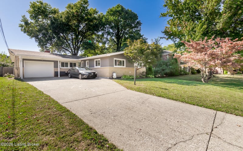 9204 Axminster Dr, Jeffersontown, KY 40299