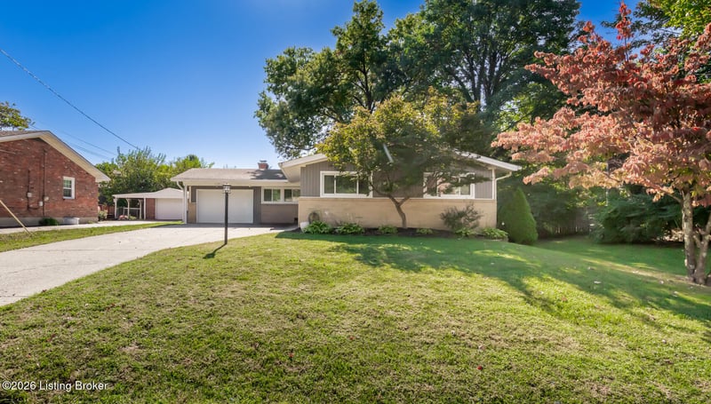 9204 Axminster Dr, Jeffersontown, KY 40299