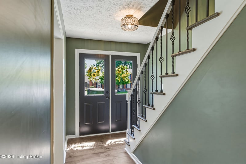 9205 Collingwood Rd, Jeffersontown, KY 40299