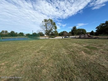 9205 Felsmere Cir, Louisville, KY 40241