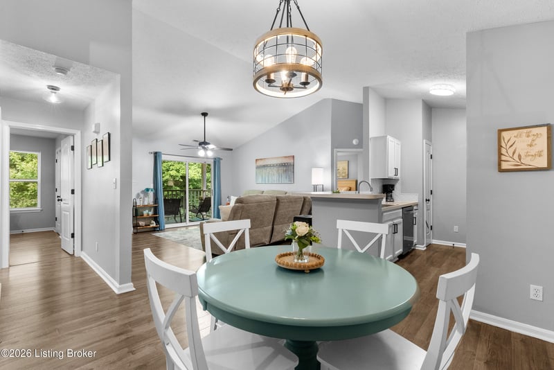 9208 Hawthorne Pointe Dr #203, Louisville, KY 40272