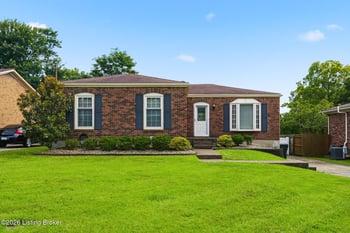 9208 N Pirogue Ct, Louisville, KY 40299