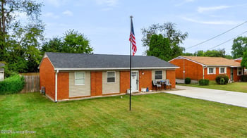 921 Blossom Rd, Louisville, KY 40229