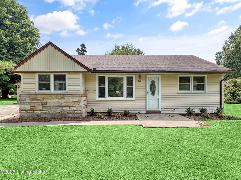 9211 Pensive Ln, Louisville, KY 40272