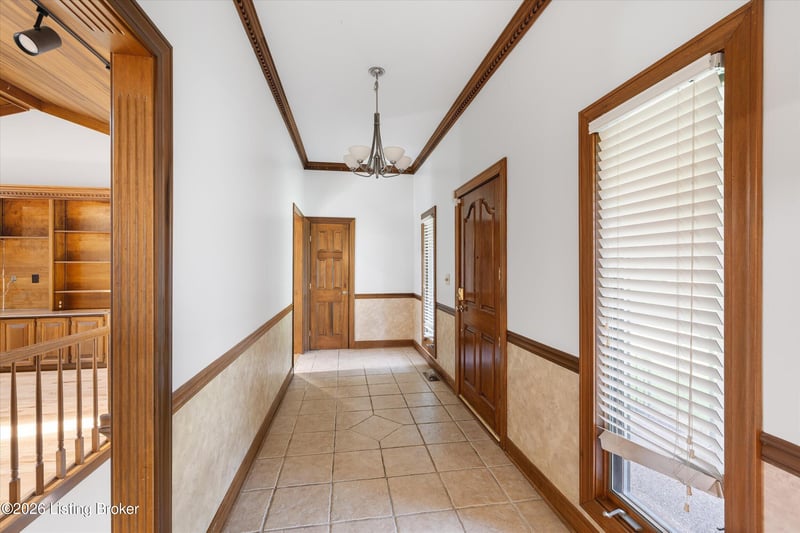 9214 Reigate Ct, Louisville, KY 40222