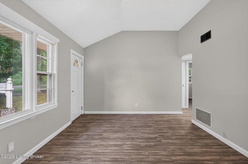9221 Aristides Dr, Louisville, KY 40272