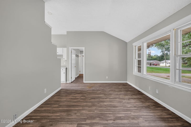 9221 Aristides Dr, Louisville, KY 40272