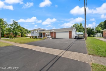 9224 Aylesbury Dr, Louisville, KY 40242