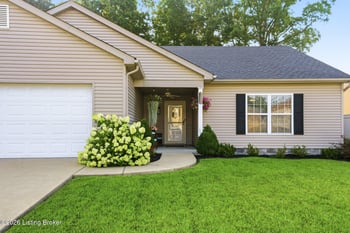 9225 River Trail Dr, Louisville, KY 40229