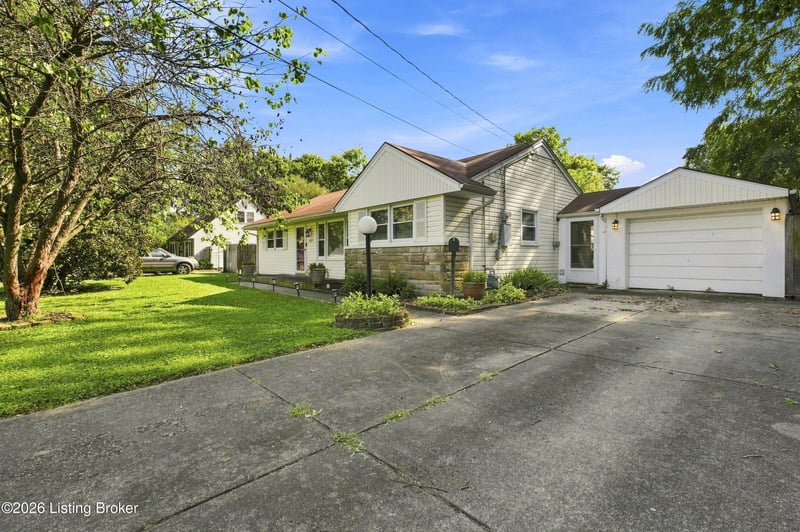 9227 Omar Khayyam Blvd, Louisville, KY 40272