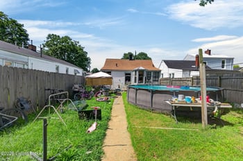 925 Ash St, Louisville, KY 40217
