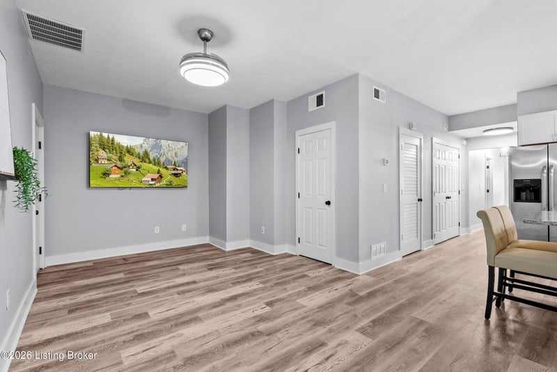 925 E 7th St #APT 104, Jeffersonville, IN 47130