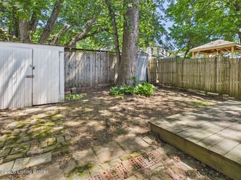 925 Schiller Ct, Louisville, KY 40204