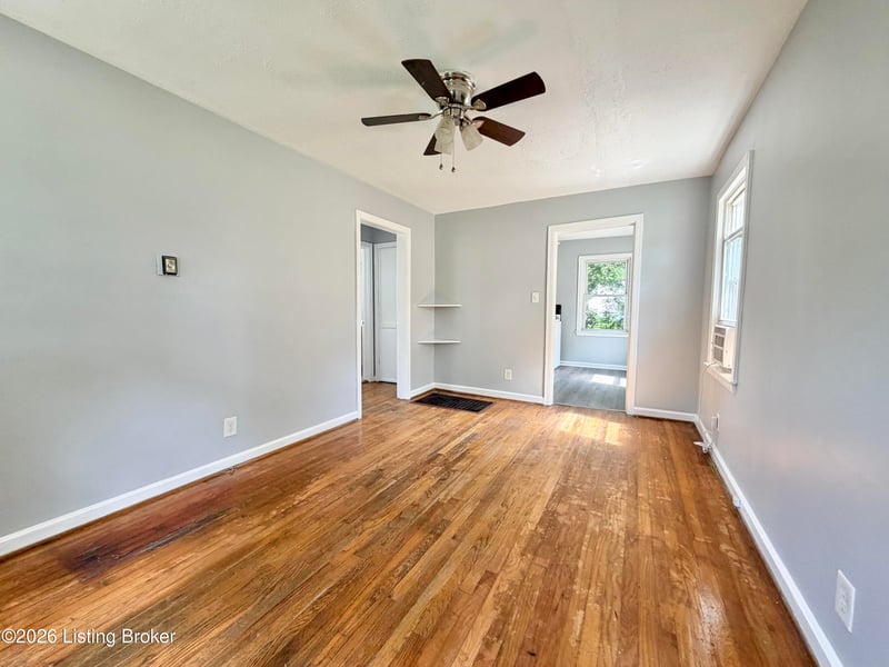 927 Beecher St, Louisville, KY 40215