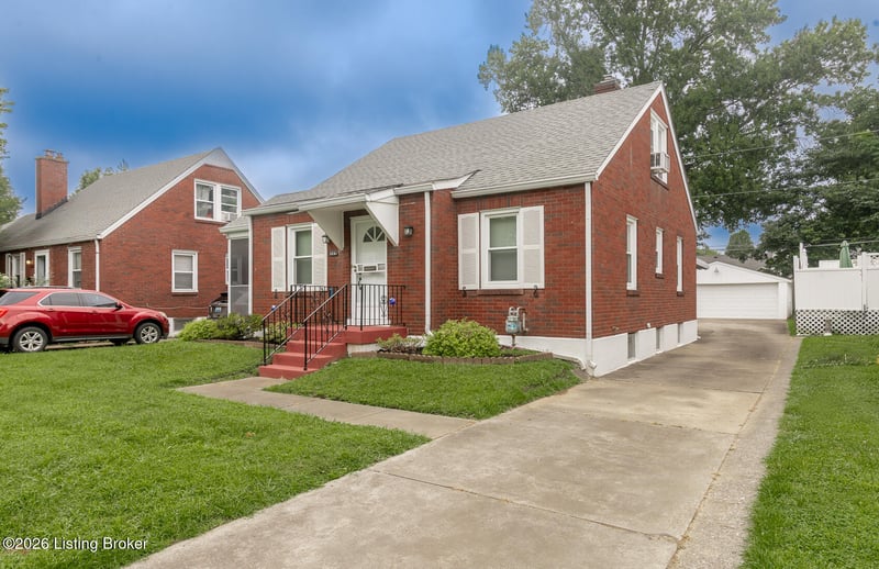 929 Ardmore Dr, Louisville, KY 40217