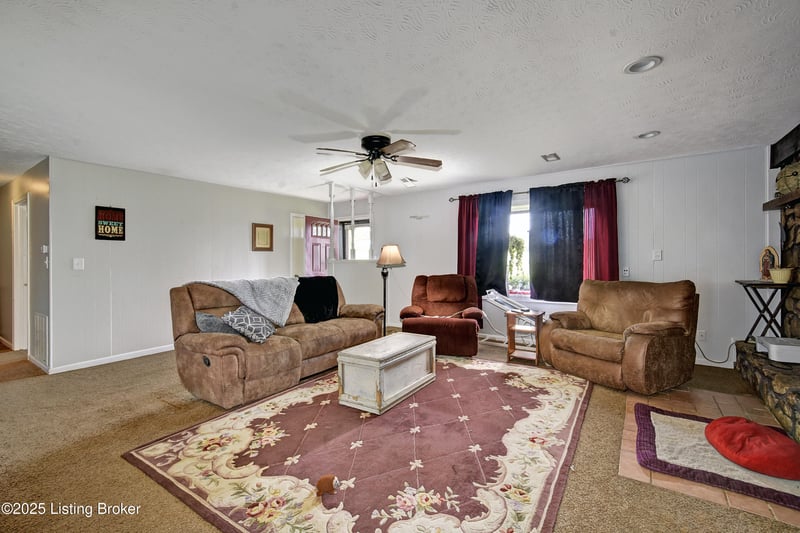 930 Fort Ave, Vine Grove, KY 40175