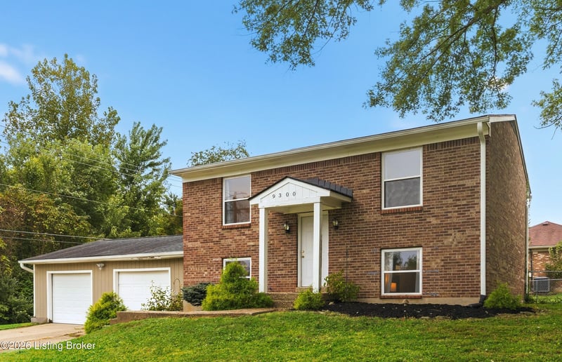 9300 Hillridge Dr, Pewee Valley, KY 40056