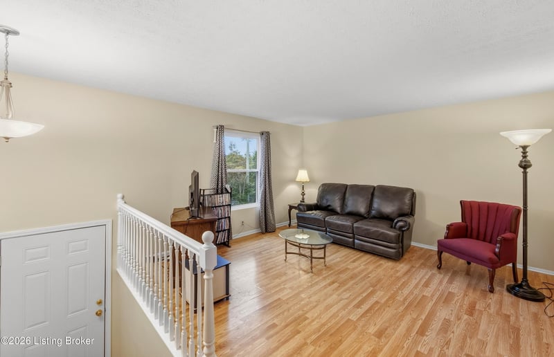 9300 Hillridge Dr, Pewee Valley, KY 40056