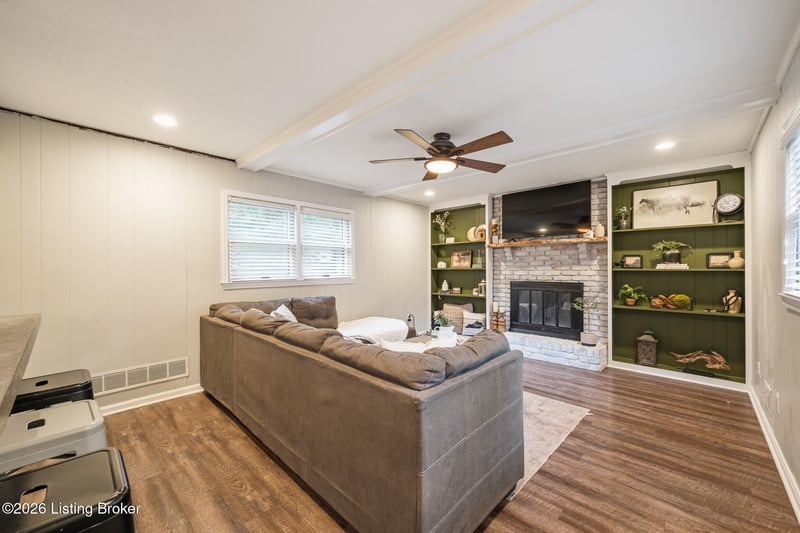 9312 Le Beau Ct, Jeffersontown, KY 40299