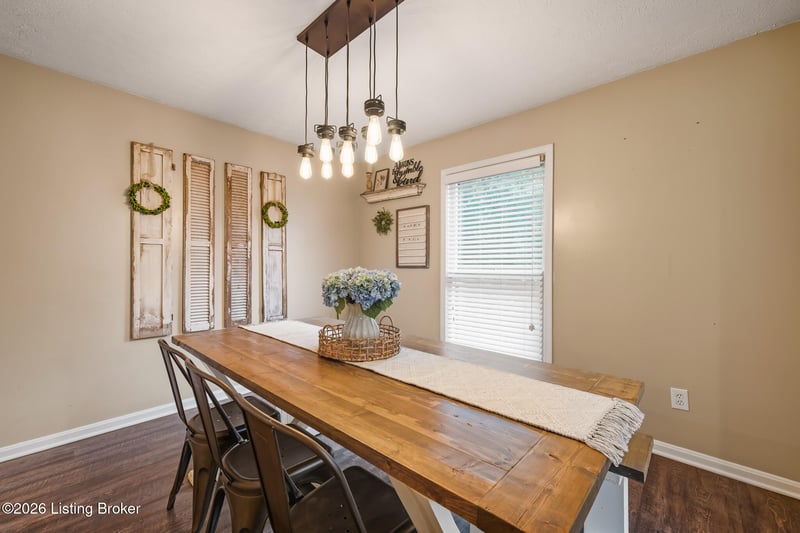 9312 Le Beau Ct, Jeffersontown, KY 40299