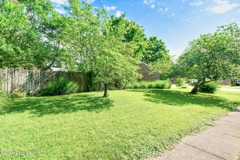 9316 Coolridge Dr, Louisville, KY 40229