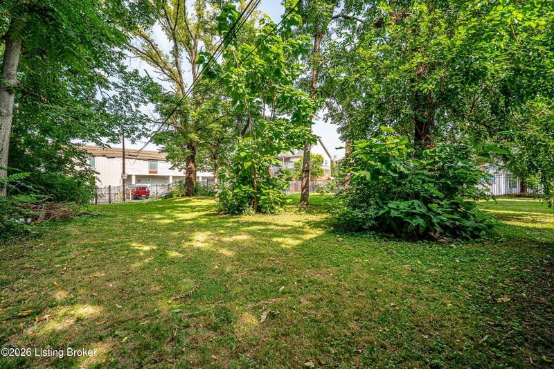 932 S 1st St, Louisville, KY 40203