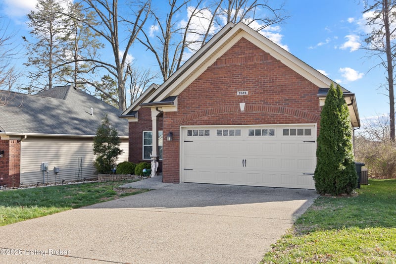9324 Fernhill Dr, Louisville, KY 40291