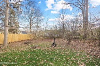 9324 Fernhill Dr, Louisville, KY 40291