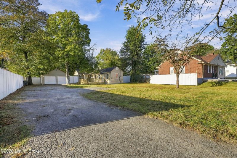 934 Palatka Rd, Louisville, KY 40214