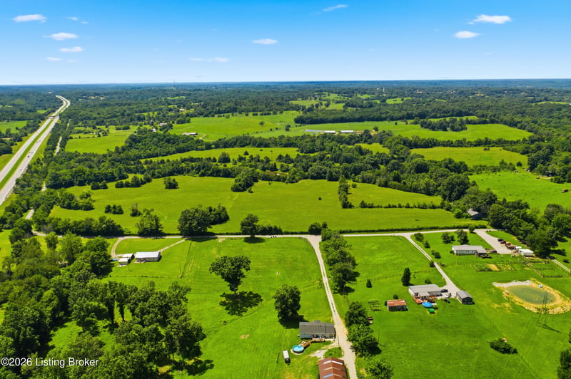 935 Paxton Rd, Salvisa, KY 40372